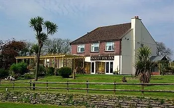 The Snooty Fox Motel 4*
